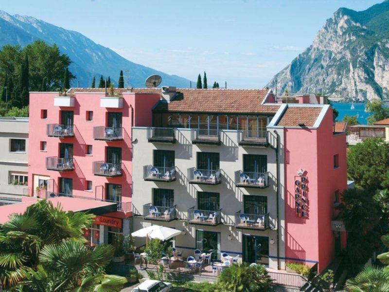 Hi Hotels Рива дел Гарда Екстериор снимка