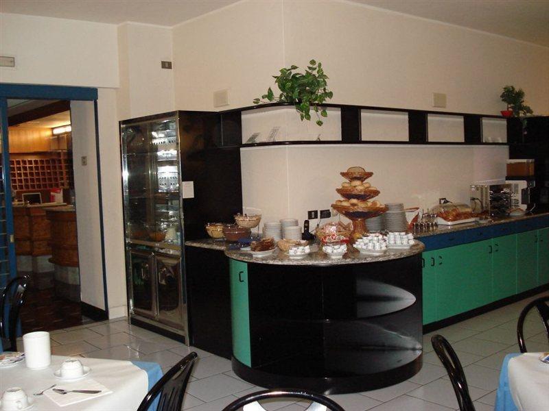 Hi Hotels Рива дел Гарда Екстериор снимка